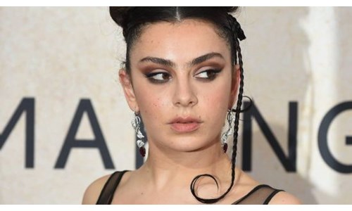 BRIT ÖDÜLLERİ'NE CHARLI XCX DAMGASI